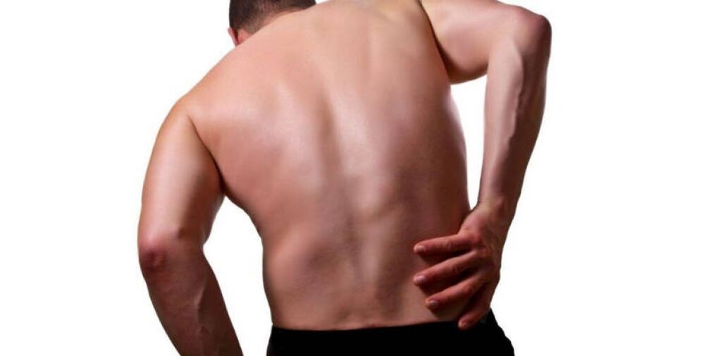 La douleur dans la région lombaire droite est généralement causée par des lésions des organes internes. 