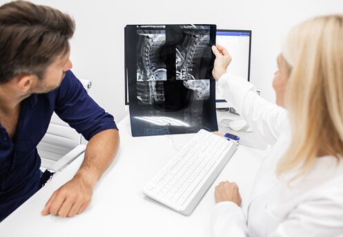 Diagnostic d'ostéochondose cervical chez l'homme