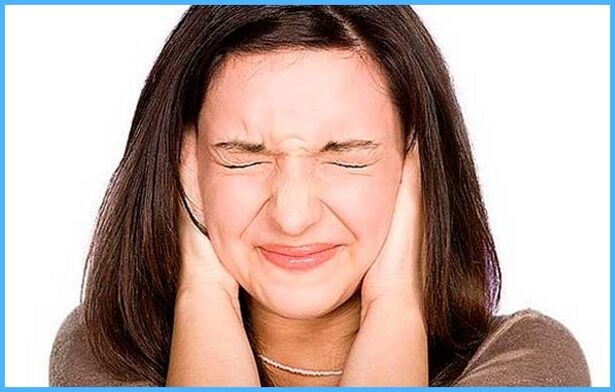 Le bruit dans la tête d'une femme est l'un des signes de l'ostéochondrose cervicale. 